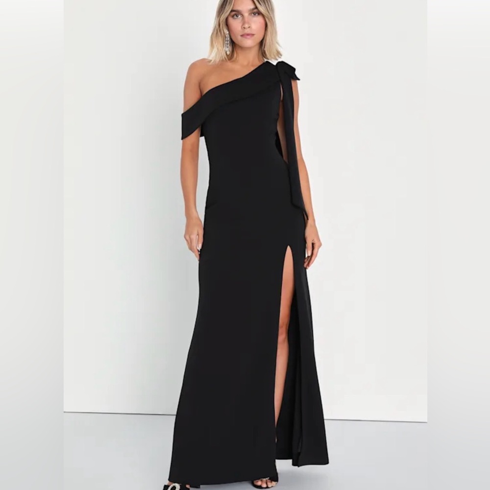 Lulu's Chic Formal Black One-Shoulder Maxi Dress
